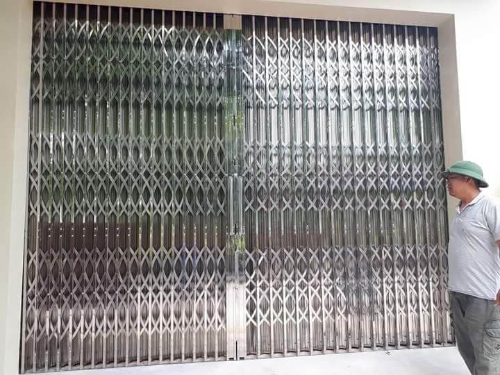 Cửa xếp inox